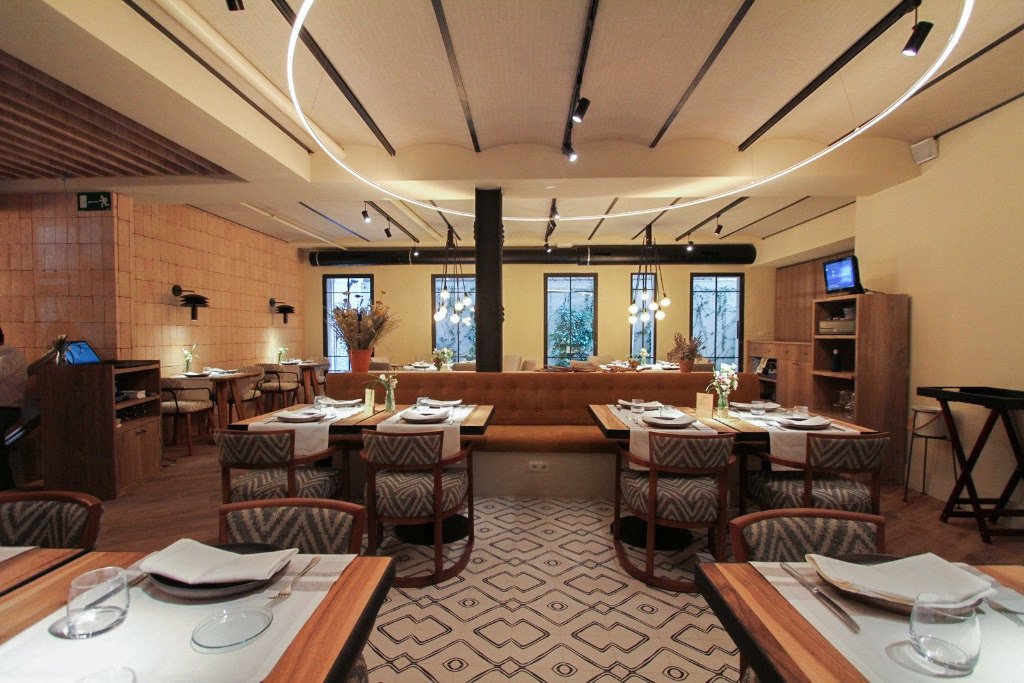 Mejores Restaurantes en Retiro: ¿Qué Hace Especial a Sa Brisa?