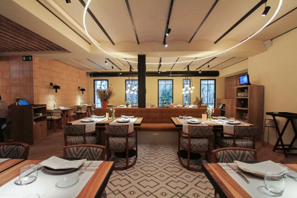 ¿Dónde Comer en El Retiro? Descubre Sa Brisa Madrid: Tu Escape Balear junto al Parque